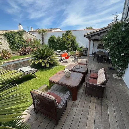 Maisons 322 - La Flamboyante Maison d'hôtes *